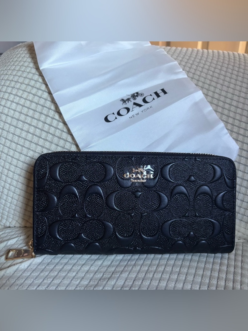 COACH Black Signature Embossed Leather Accordion Zip Around Long Wallet New - Picture 1 of 3